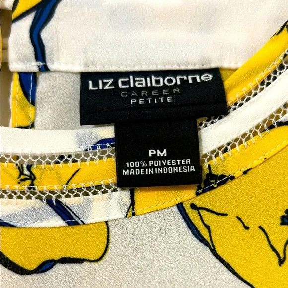 Liz Claiborne Career Butterfly Sleeve Blouse. New With Tags - Picture 2 of 7